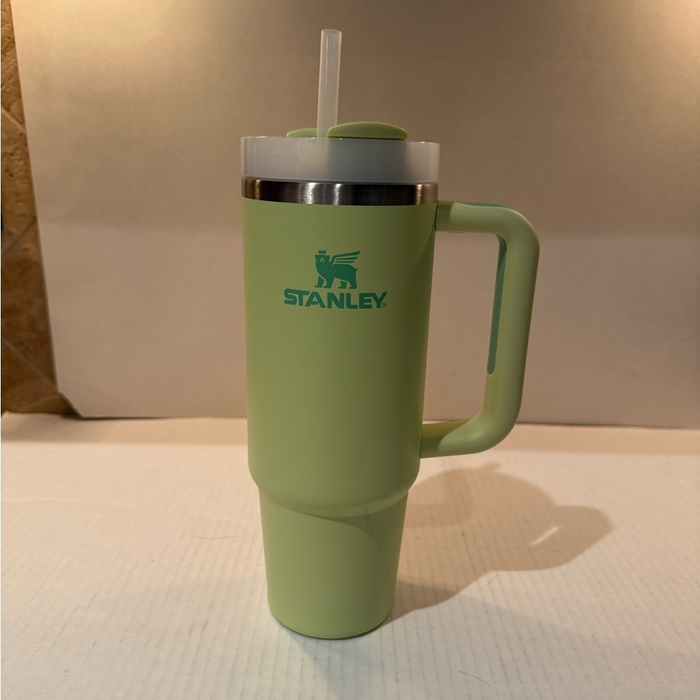 NEW Stanley Light Lime Green 30oz Tumbler w/Straw